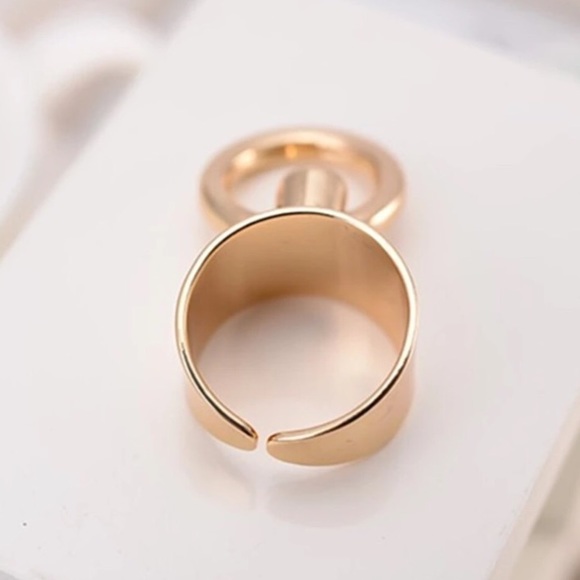 2019 PREVIEW! Adjustable Gold Toned Slave Ring - Picture 2 of 3